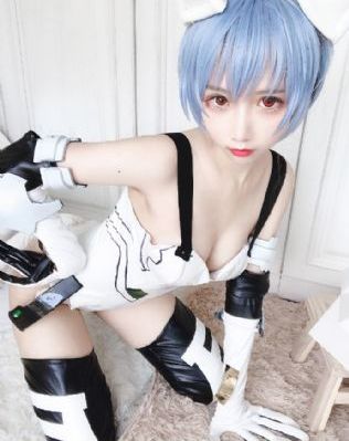 美女光着全身让男人玩_HD高清视频播放